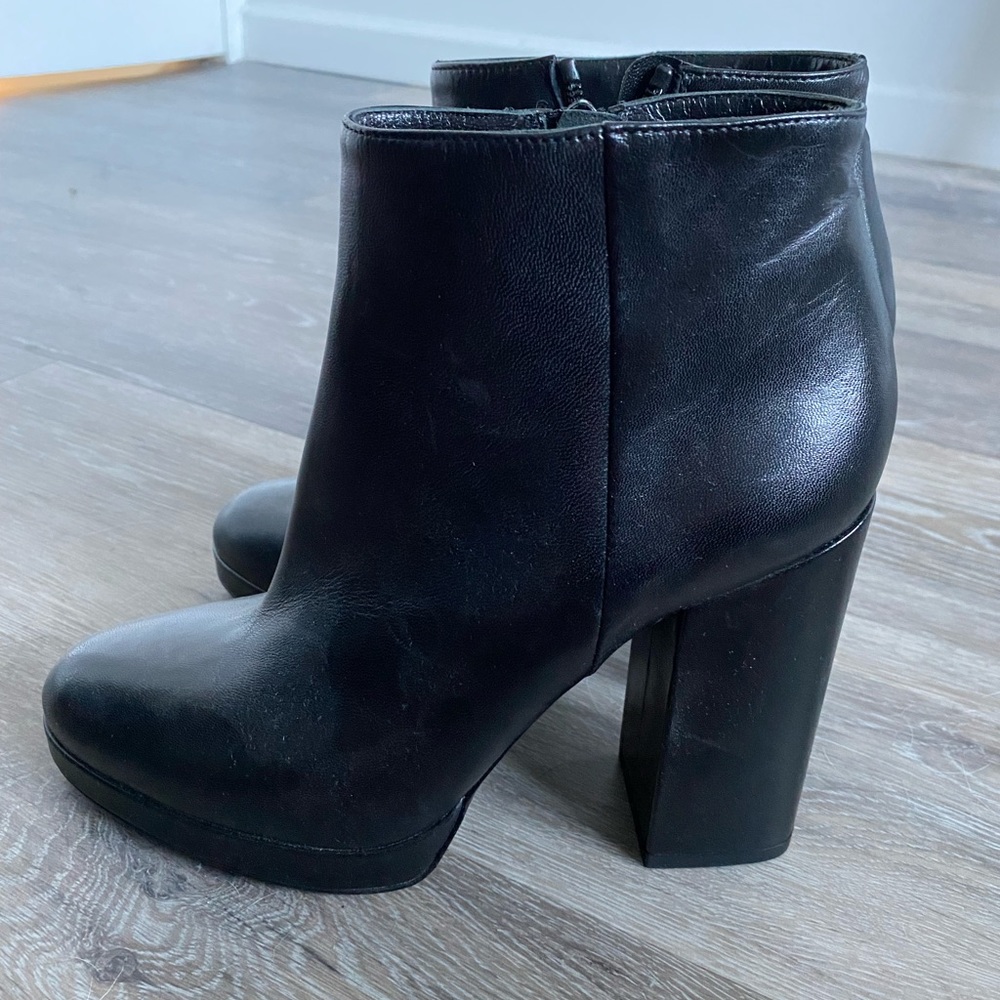 NWT Size 9 Steve Madden Black Booties